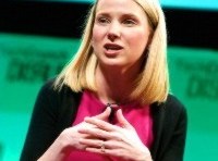 Yahoo! closes services as investor urges merger with Huffington Post owner Aol