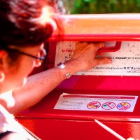 Two-tier mail system to become a reality as government fights to save Australia Post