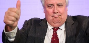 Clive Palmer says he will survive on just $30 million a year, despite falling iron ore price and burning dinosaurs