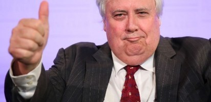 Clive Palmer says he will survive on just $30 million a year, despite falling iron ore price and burning dinosaurs