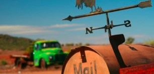 Australia Post extends $50 million olive branch to licenced post offices