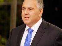 Hockey says China’s devaluation is good for Australia: How it might affect your business