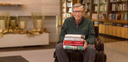 Bill Gates reading