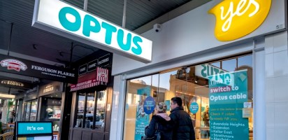 Optus storefront exterior shot