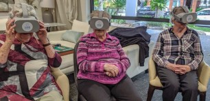 aged-care-residents-using-SilVR-Adventures-tech