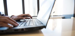 woman-using-laptop