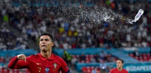 Cristiano Ronaldo coca cola